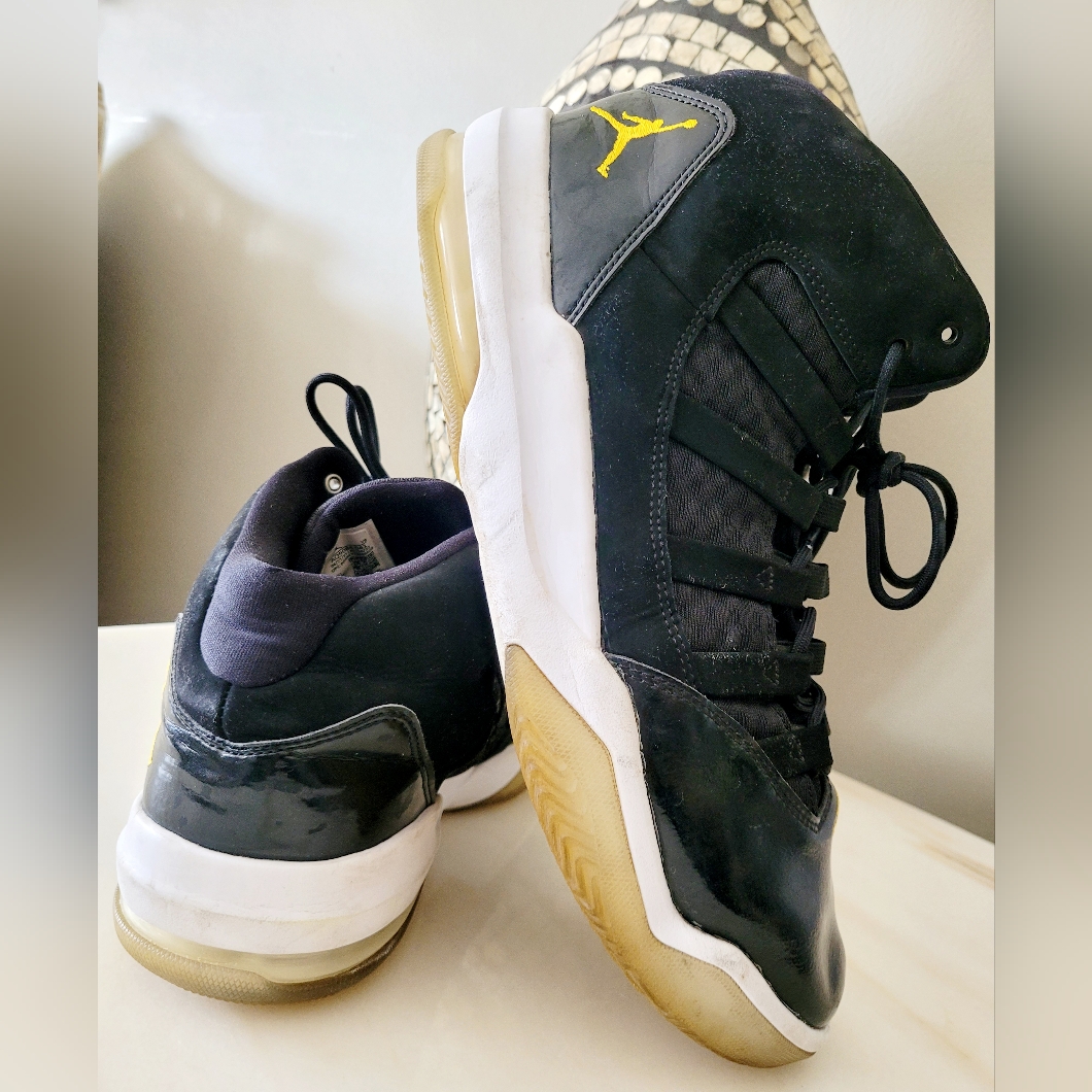 Jordan Max Aura University Black/Gold Patent/Suede Men's Sneakers 12